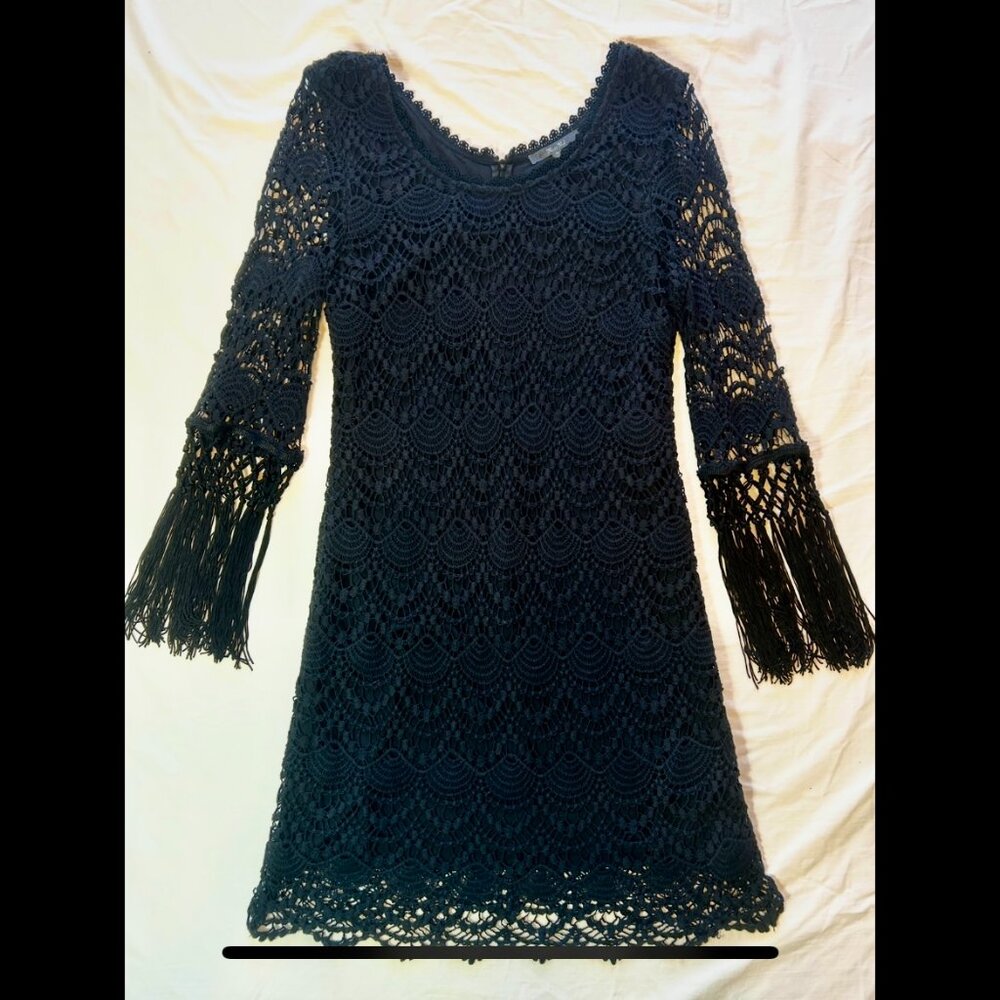 MISS ME BLACK SCALLOP CROCHET MINI DRESS WITH TASSELS. M (BIN C)